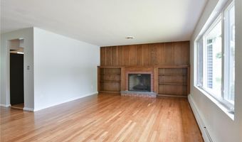 44 Cindy Ln, Warwick, RI 02886
