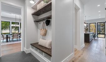 809 N KENMORE St, Arlington, VA 22201