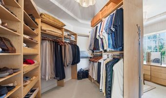 917 Iiwi St, Honolulu, HI 96816