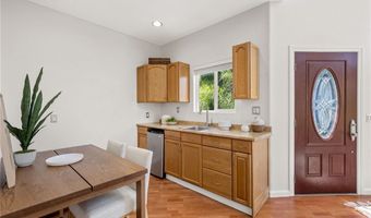 210 N Stage Coach Ln, Fallbrook, CA 92028