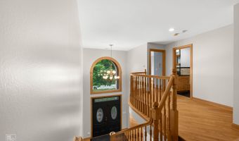 1017 E Red Oak St, Addison, IL 60101
