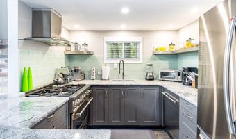 197 S ASPEN Way, Basye, VA 22810