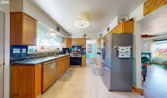 1239 IRIS St, Brookings, OR 97415