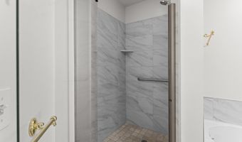 65 Hawthorne Dr 106, Bedford, NH 03110
