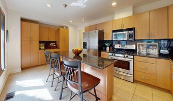 3229 N Volz Dr E, Arlington Heights, IL 60004