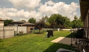 544 N Woodland Ct, Addison, IL 60101
