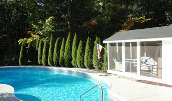 165 Oak Ridge Dr, Berlin, CT 06037