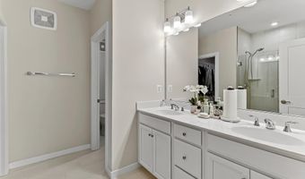 20328 NEWFOUNDLAND Sq, Ashburn, VA 20147