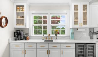 1144 Narragansett Blvd, Cranston, RI 02905