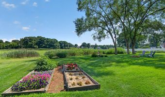 16 Driscoll Rd, Branford, CT 06405