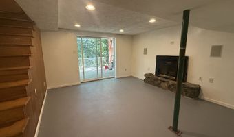 6 Riverview Dr, Athens, OH 45701