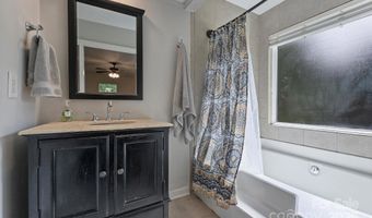 8520 Golf Ridge Dr, Charlotte, NC 28277