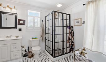 130 14th St, Apalachicola, FL 32320