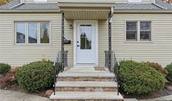 20 Dojean Ct, Bergenfield, NJ 07621