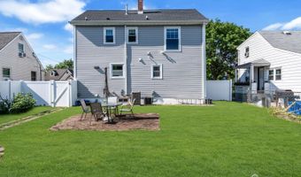 3 N Smith St N, Avenel, NJ 07001