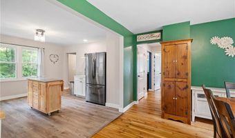 96 Dexter Rd, Scituate, RI 02857