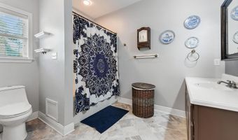 210 Henley Pl, Bay St. Louis, MS 39520