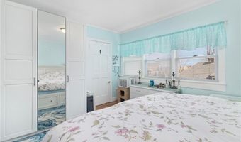 55 Hunter Ave, Newport, RI 02840