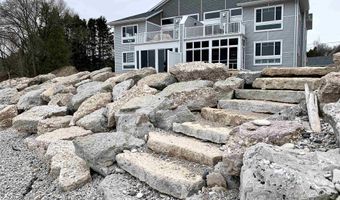 2614 LAKE St, Algoma, WI 54201