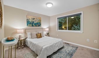 6352 12TH St N, Arlington, VA 22205