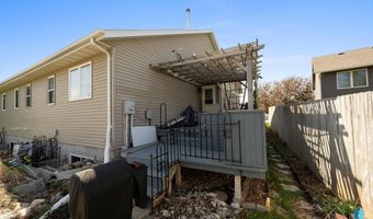 1012 E Magnolia Dr, Brandon, SD 57005