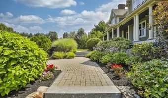 108 Oak Trl, Bolton, MA 01740