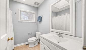 27 W347 Washington Ave, Winfield, IL 60190