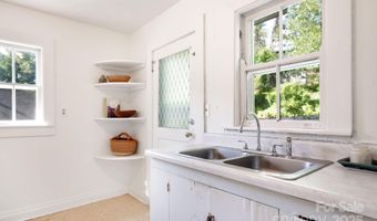 69 Branning St, Asheville, NC 28806