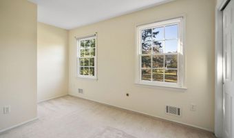 4 Westminster Dr, Annandale, NJ 08801
