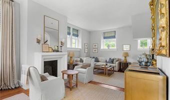 2 Hazard Ave, Newport, RI 02840