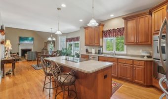 2 Logans Way, Danbury, CT 06811