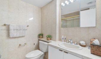 1000 W Island Blvd 2307, Aventura, FL 33160
