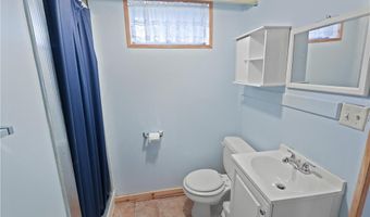 130 Chestnut St E, Annandale, MN 55302