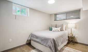 132 N GLADDEN St N, Alexandria, VA 22304