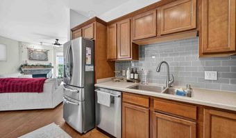 8253 Mayo Dr 201, Madison, WI 53719