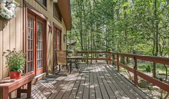 222 Keats Ln, Albrightsville, PA 18210