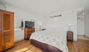 134 Kapahulu Ave 822, Honolulu, HI 96815