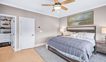 31 Valiant Ct, Middletown, NJ 07748