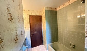 15 Bear Mountain Rd, Danbury, CT 06811