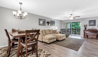 502 Oak Ridge Trails Ct, Ballwin, MO 63021