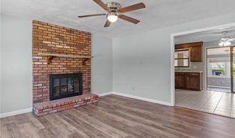 25 High St, Warwick, RI 02886