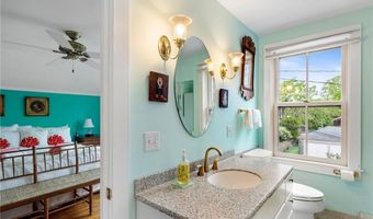 15 Cross St, Newport, RI 02840