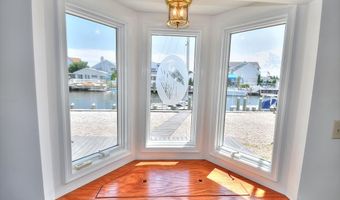 46 Amherst Dr, Bayville, NJ 08721