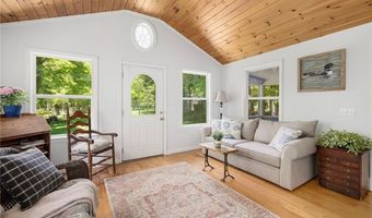 10 Summer St, Jamestown, RI 02835
