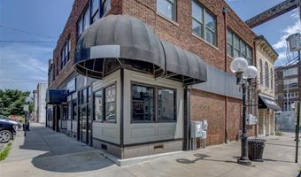 215 W 3rd St, Alton, IL 62002