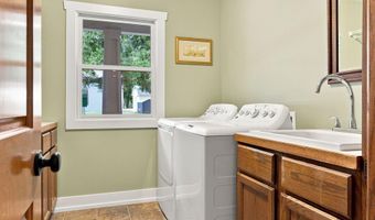 3235 Lakeview Dr, Allegan, MI 49010