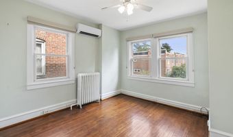 475 PENSDALE St, Philadelphia, PA 19128