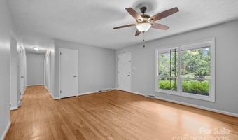 20 Summit Dr, Arden, NC 28704