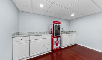 2086 Valleyview Dr, Ann Arbor, MI 48105