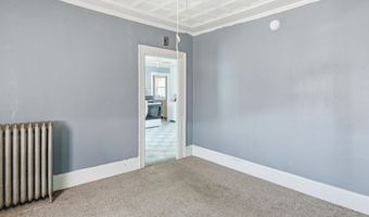 82 Hampshire St, Auburn, ME 04210